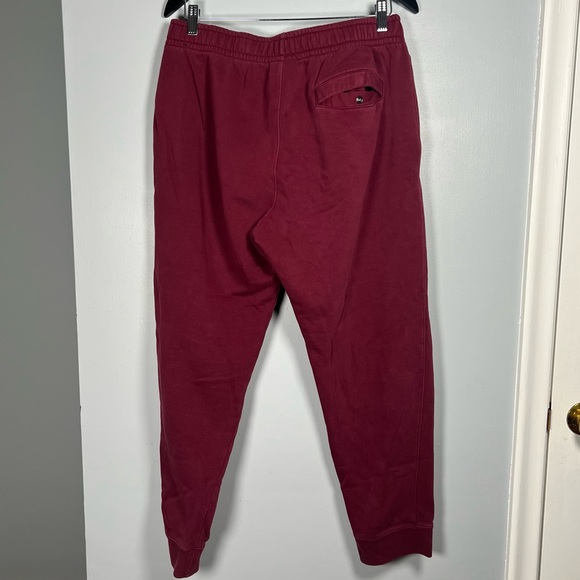 Nike Joggers - Picture 2 of 4